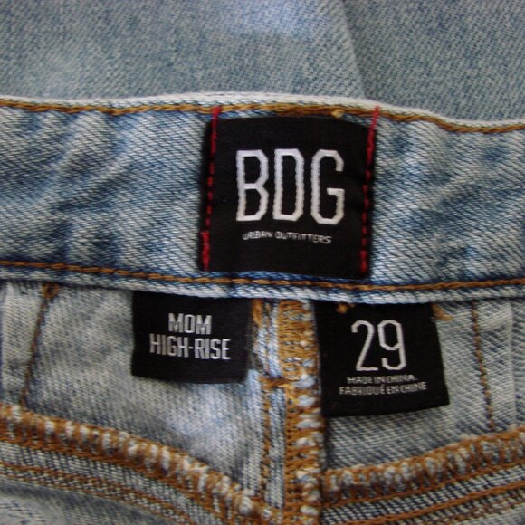BDG Urban Outfitters Mom High Rise Jeans Light Wash Relaxed Boyfriend Size 29 - Picture 3 of 12